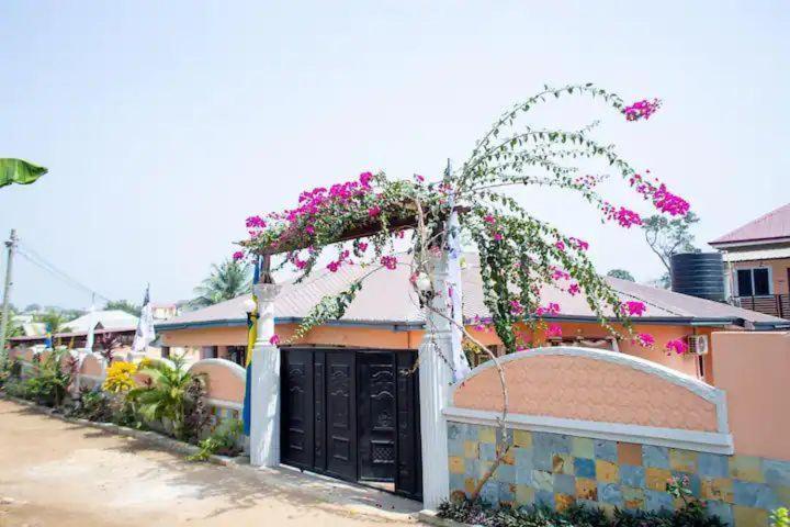 Nana Adu Guest House Koforidua Exterior photo