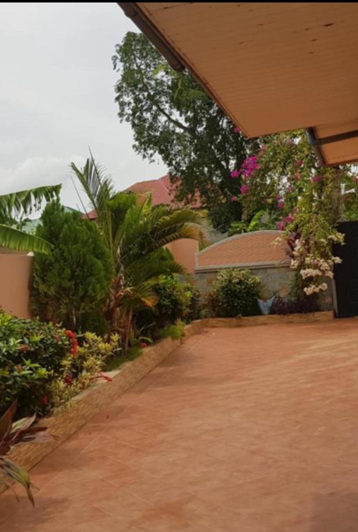 Nana Adu Guest House Koforidua Exterior photo