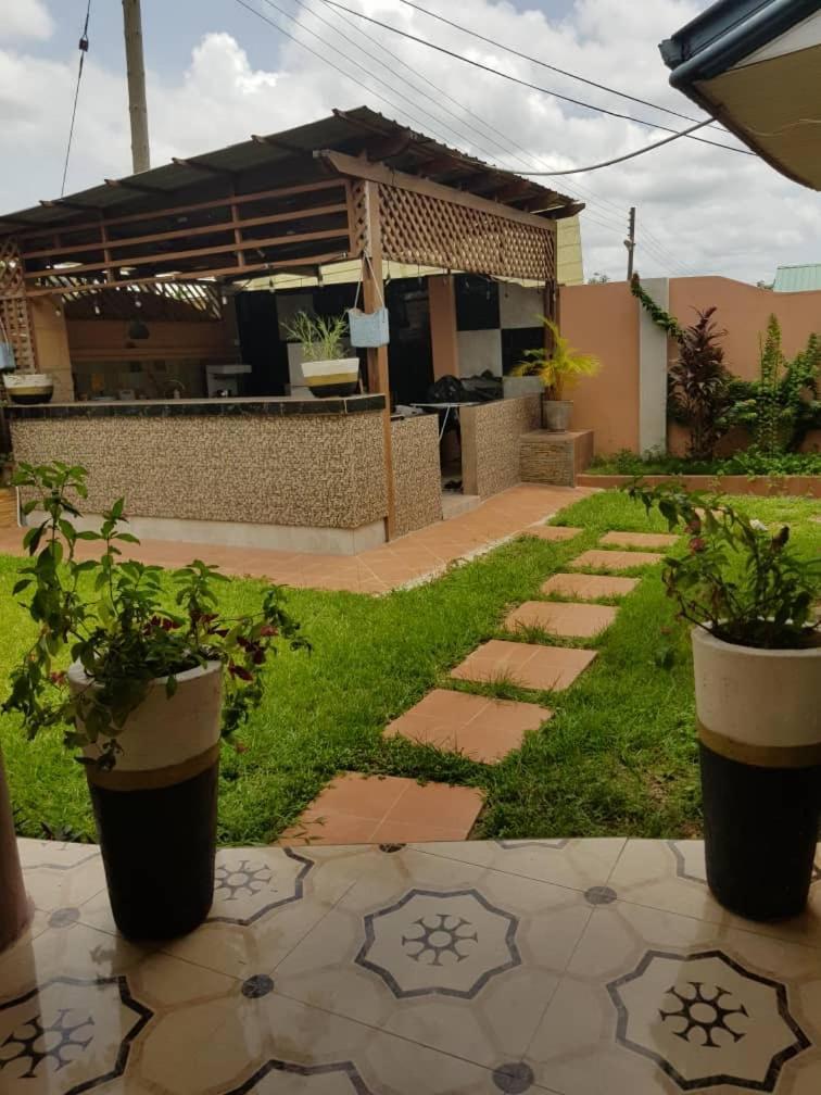 Nana Adu Guest House Koforidua Exterior photo
