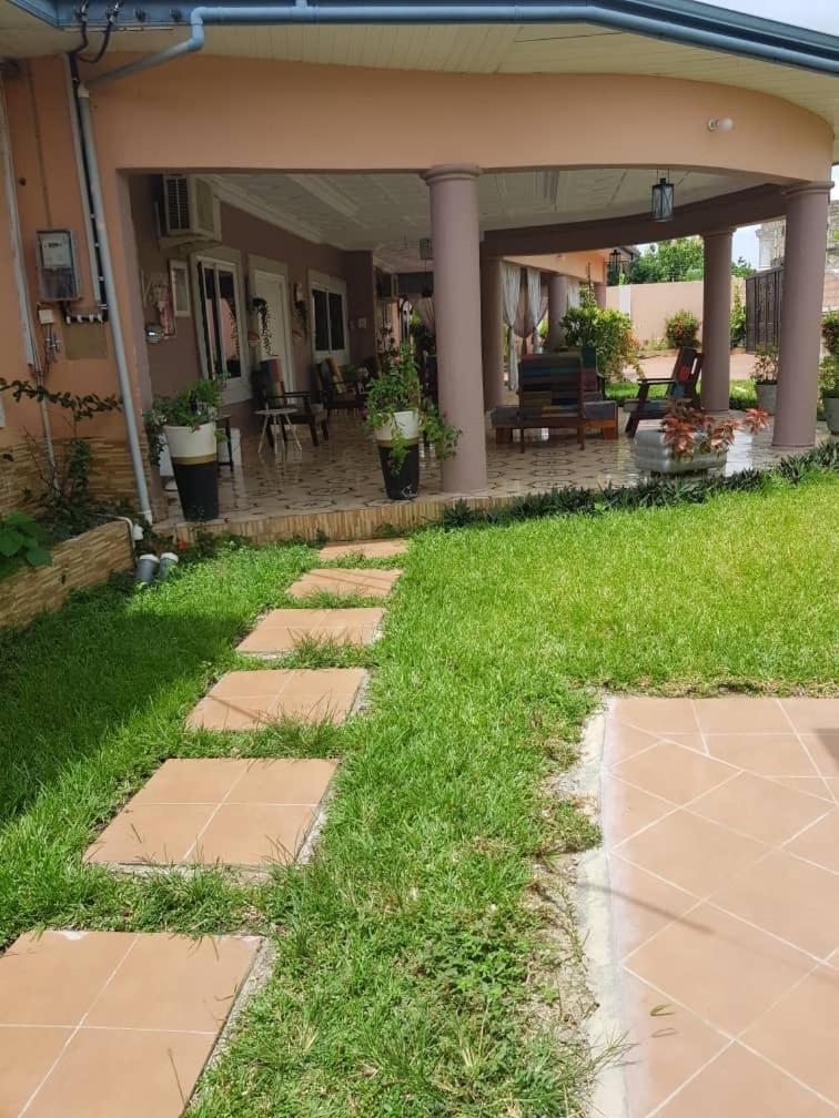 Nana Adu Guest House Koforidua Exterior photo
