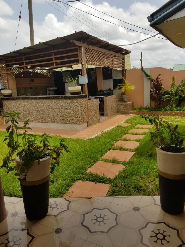 Nana Adu Guest House Koforidua Exterior photo